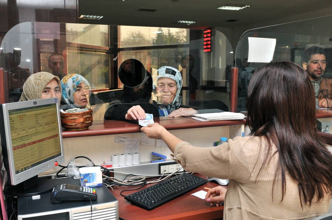 Bankalardan emeklilere kara haber! Artık zorunlu 81 ilde geçerli olacak! 4